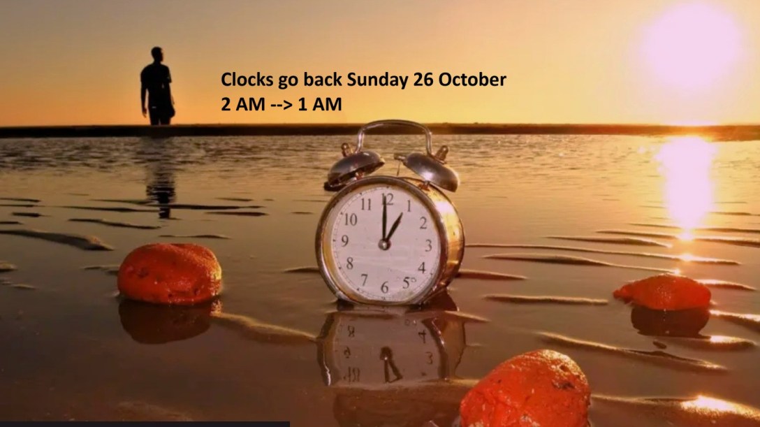 Clocks back as daylight saving time ends
